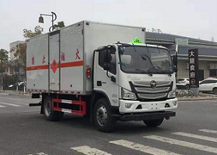 程力威牌CLW5120XRYB6型易燃液体厢式运输车